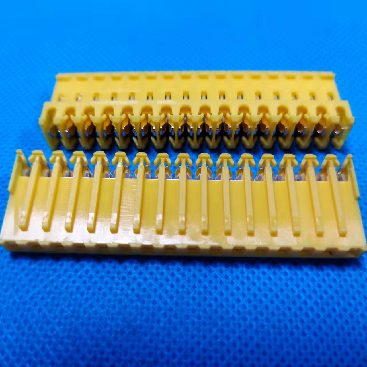 國產AMP刺破連接器